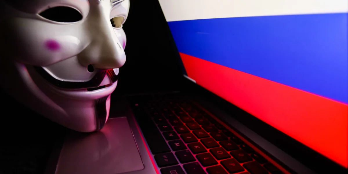 أنونيموس تدعي باختراق البنك المركزي الروسي , تهدد بنشر  ملفات سرية