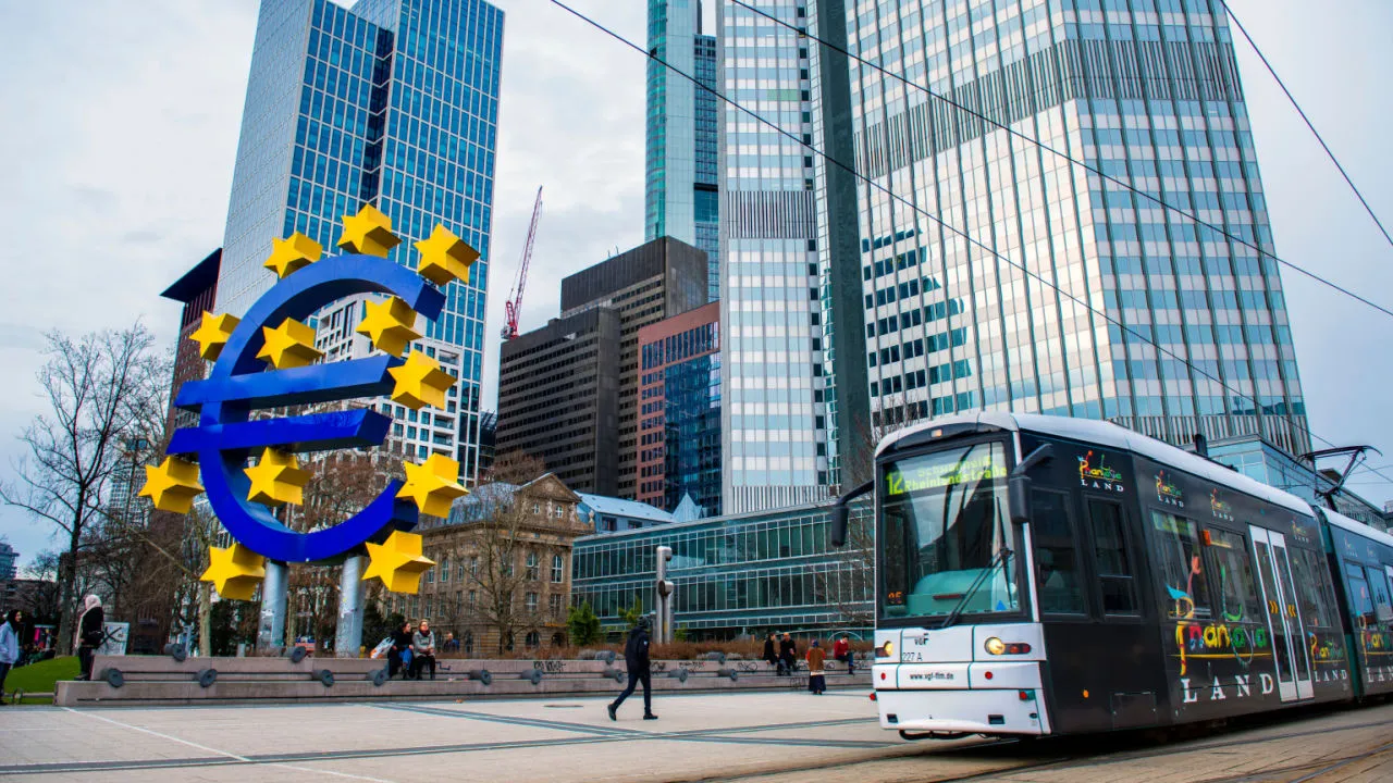 البنك المركزي الأوروبي سيقرر ما إذا كان سيصدر اليورو الرقمي في 2023